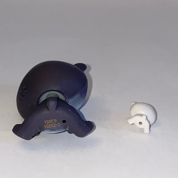 Littlest Pet Shop LPS #110 Aila Rockingham Panda With Pandin #111 Pet Pairs - Picture 6 of 7